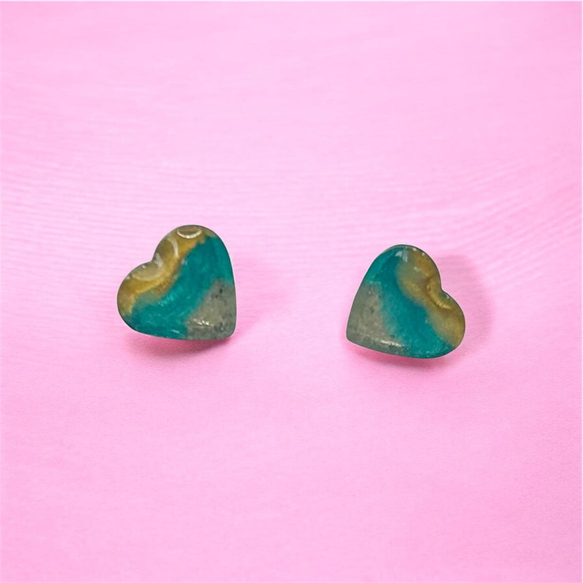 Sunset heart earrings with Oval Beach sand