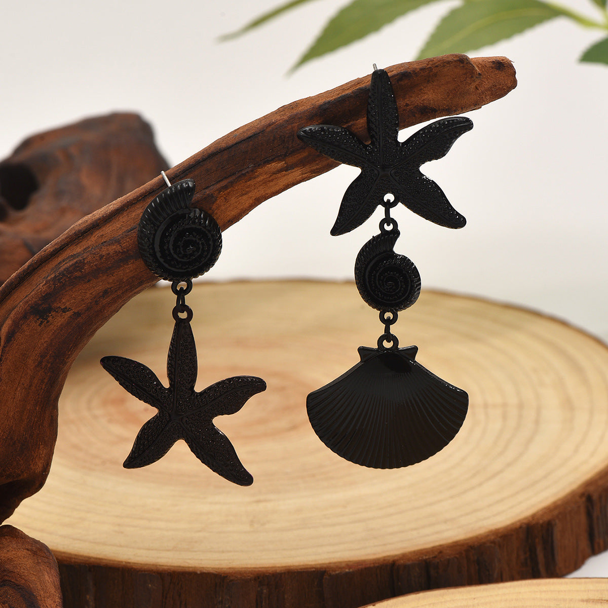 Women's Beach Style Retro Exaggerated Golden Scallop Versatile Creative Shell Starfish Earrings