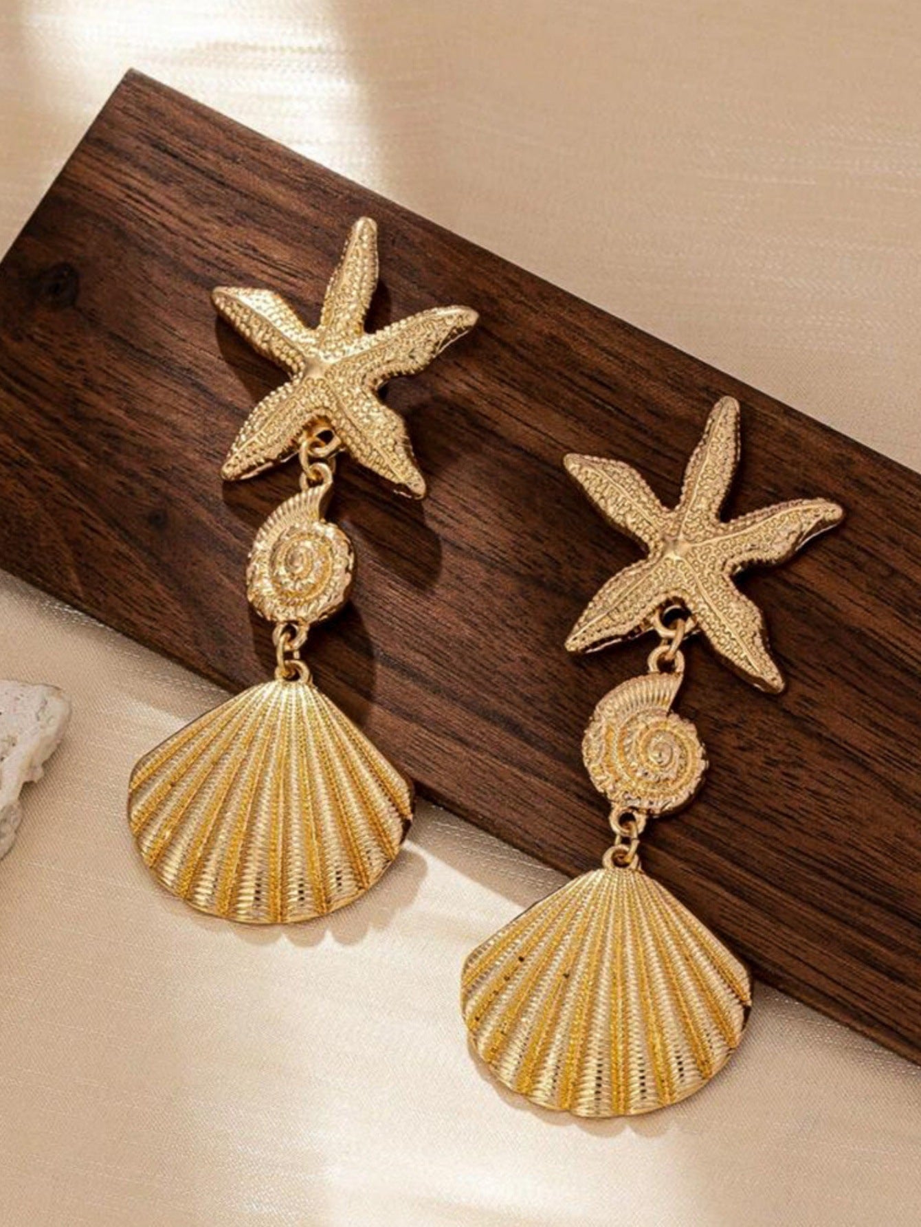Women's Beach Style Retro Exaggerated Golden Scallop Versatile Creative Shell Starfish Earrings
